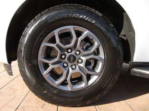 Certified 2025 Ford Expedition Active image 8