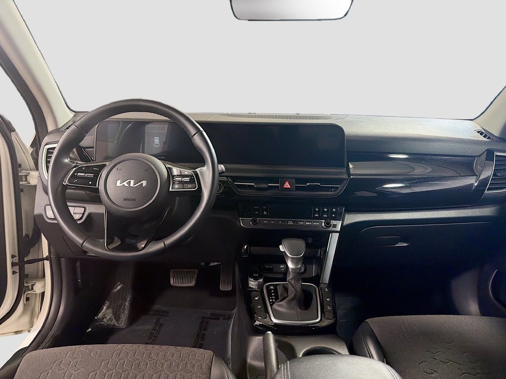 Used 2025 Kia Seltos S AWD/4WD image 23