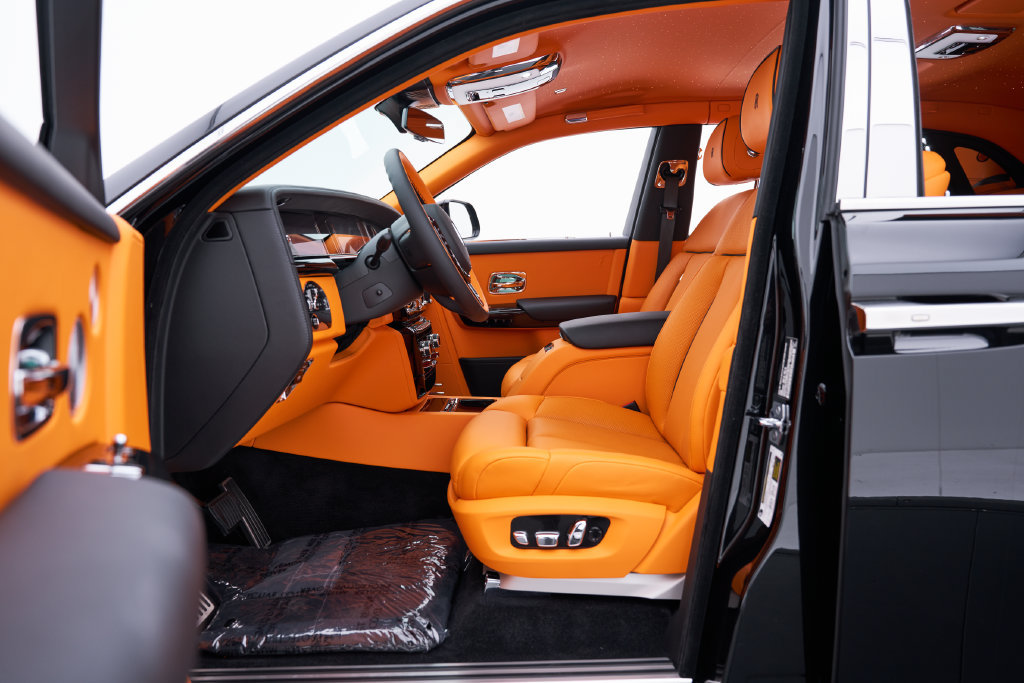 Used 2026 Rolls-Royce Phantom Sedan RWD image 49