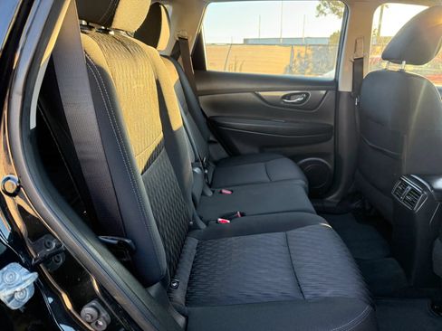 Used 2018 Nissan Rogue S AWD/4WD image 20