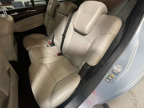 Used 2015 Mercedes-Benz GL 550 4MATIC image 26