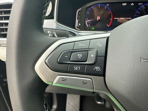 New 2025 Volkswagen Taos SEL image 19