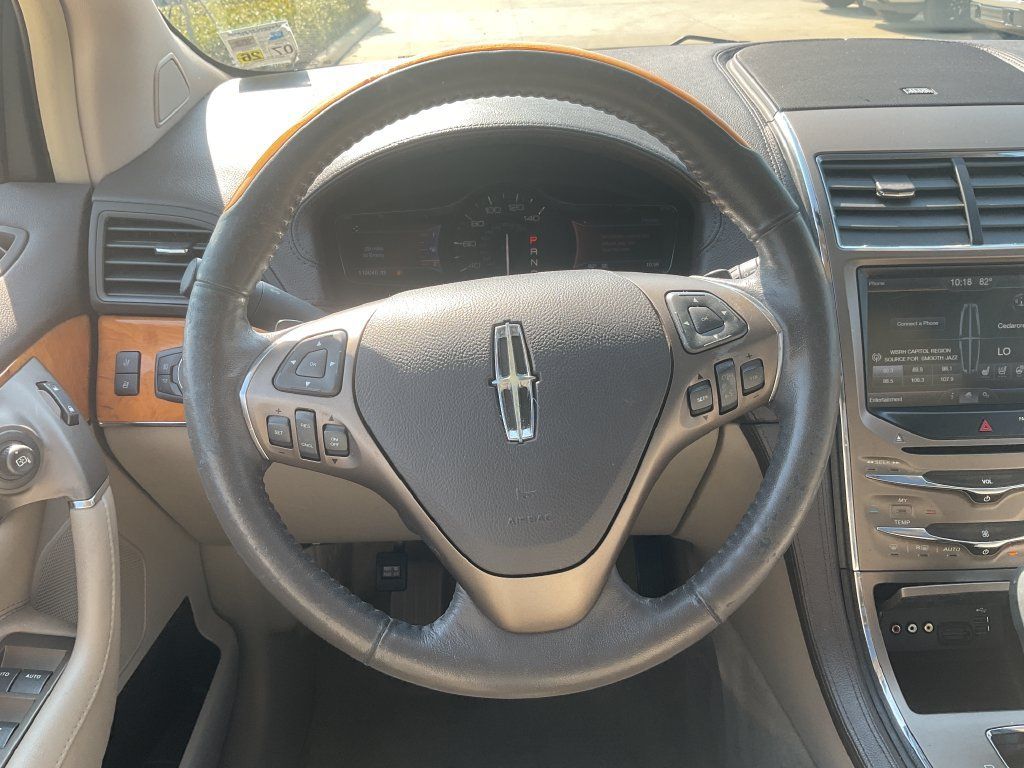 Used 2014 Lincoln MKX FWD w/ Equipment Group 102A image 22