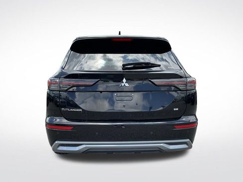 Used 2025 Mitsubishi Outlander AWD image 8