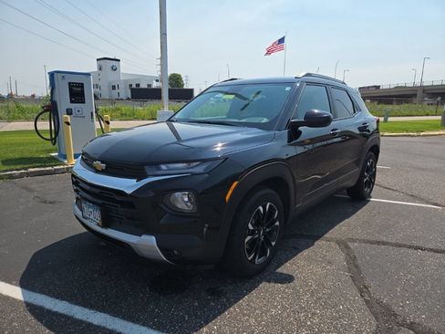 Used 2023 Chevrolet TrailBlazer LT w/ Convenience Package FWD image 14