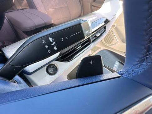 New 2026 Buick Enclave Avenir image 18