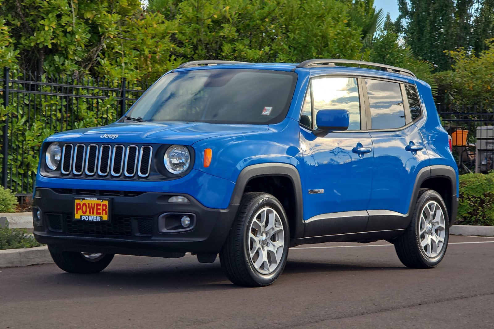 Used 2015 Jeep Renegade Latitude AWD/4WD image 8