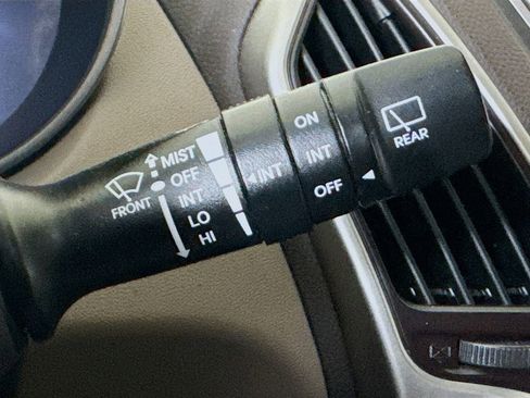 Used 2010 Hyundai Tucson Limited FWD image 13