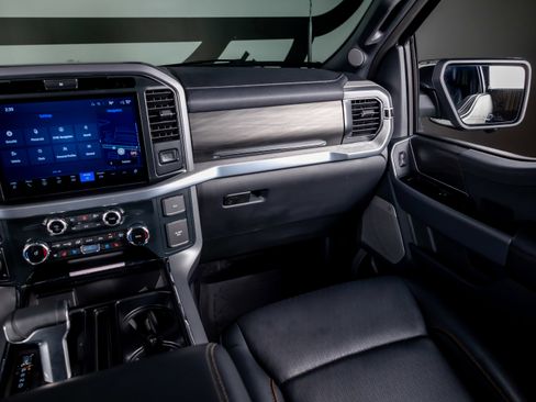 Used 2025 Ford F150 Lariat w/ Equipment Group 501A Mid AWD/4WD image 7