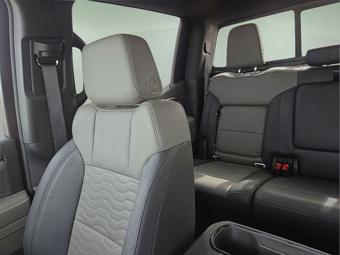 Used 2025 Chevrolet Silverado 1500 ZR2 image 29