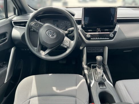Used 2025 Toyota Corolla Cross AWD Hybrid image 18