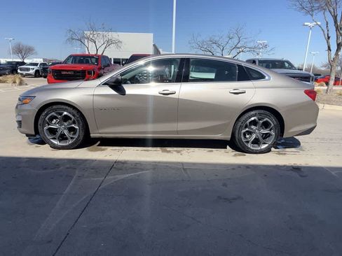 Used 2024 Chevrolet Malibu LT FWD image 3