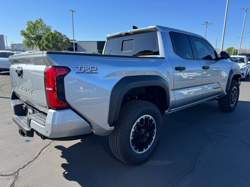 Used 2025 Toyota Tacoma TRD Off-Road w/ TRD Off Road Upgrade Package AWD/4WD image 6