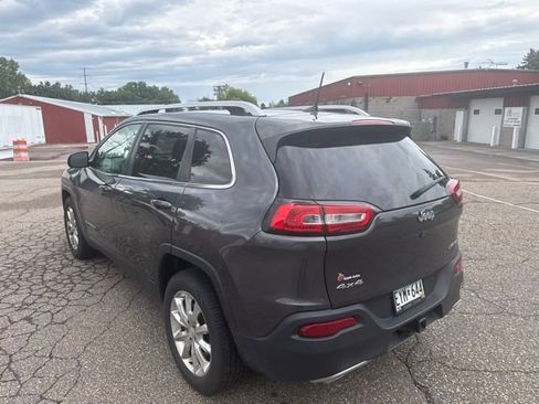 Used 2017 Jeep Cherokee Limited w/ Trailer Tow Group AWD/4WD image 7