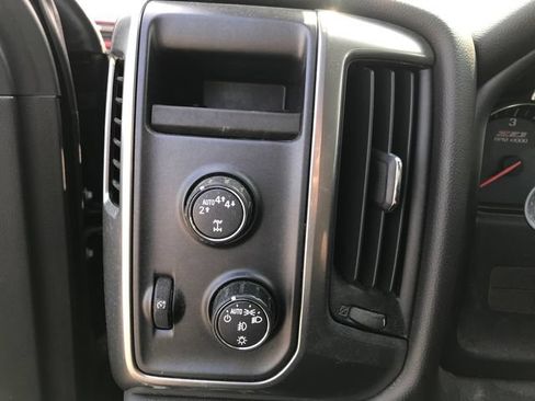 Used 2017 Chevrolet Silverado 1500 LT w/ Midnight Edition AWD/4WD image 8
