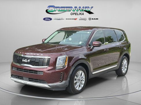 Used 2022 Kia Telluride LX FWD image 3