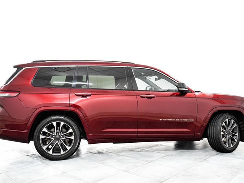 Used 2021 Jeep Grand Cherokee L Overland w/ Luxury Tech Group IV AWD/4WD image 7
