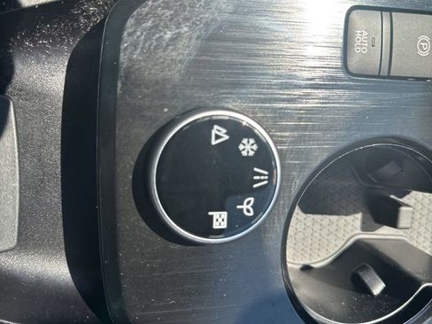 Used 2023 Nissan Rogue SL AWD/4WD image 34