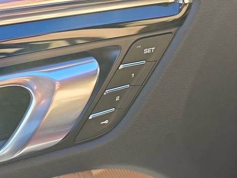 New 2026 Porsche Macan image 26