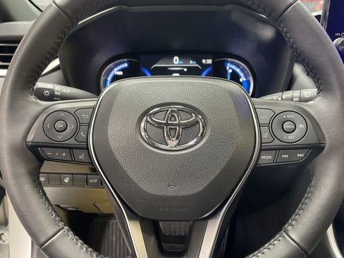 Certified 2025 Toyota RAV4 XSE w/ Weather Package AWD/4WD image 17