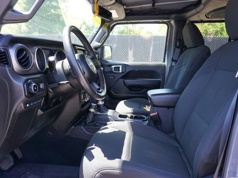 Used 2023 Jeep Wrangler Unlimited w/ Cold Weather Group AWD/4WD image 19
