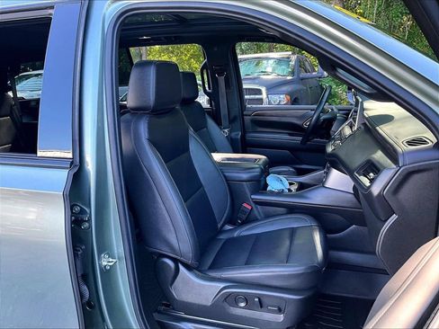 Used 2024 Chevrolet Tahoe Z71 w/ Luxury Package AWD/4WD image 11