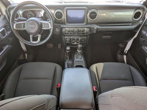 Used 2021 Jeep Wrangler Unlimited Sahara w/ Uconnect 4C Nav & Sound Group AWD/4WD image 17