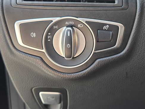 Used 2022 Mercedes-Benz GLC 300 image 21