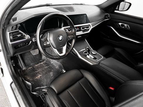 Used 2022 BMW 330i Sedan w/ Driving Assistance Package image 17