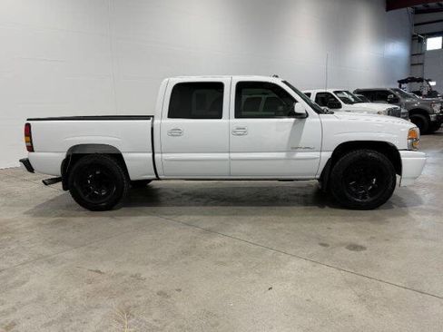 Used 2005 GMC Sierra 1500 Denali w/ Safe And Sound Package AWD/4WD image 7