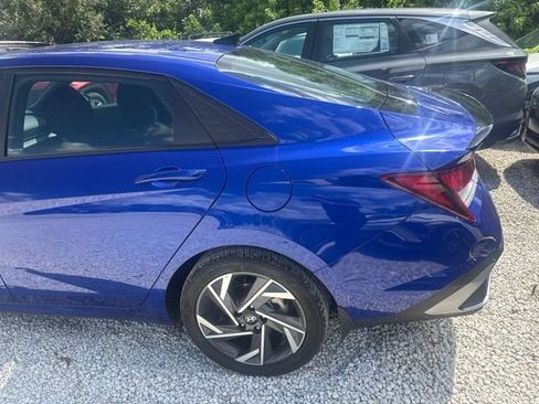 Used 2025 Hyundai Elantra Sport FWD image 9