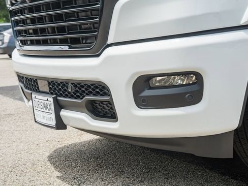 New 2026 RAM 1500 Laramie AWD/4WD image 15