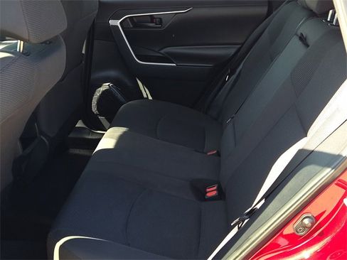Used 2020 Toyota RAV4 LE image 16