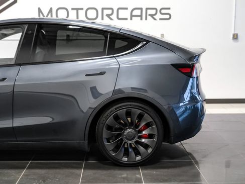 Used 2022 Tesla Model Y Performance AWD/4WD image 15