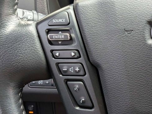 Used 2024 Nissan Frontier SL w/ Technology Package image 27