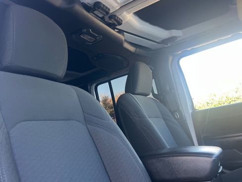 Used 2021 Jeep Wrangler Unlimited Sport image 19