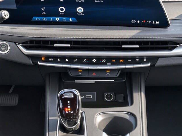 Used 2024 Cadillac XT4 Premium Luxury FWD image 15