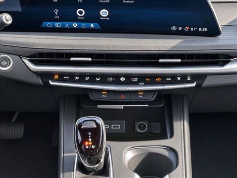 Used 2024 Cadillac XT4 Premium Luxury FWD image 15