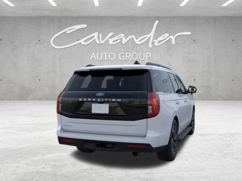 New 2026 Ford Expedition Active image 8