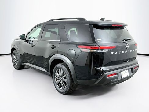 Used 2025 Nissan Pathfinder SV FWD image 5