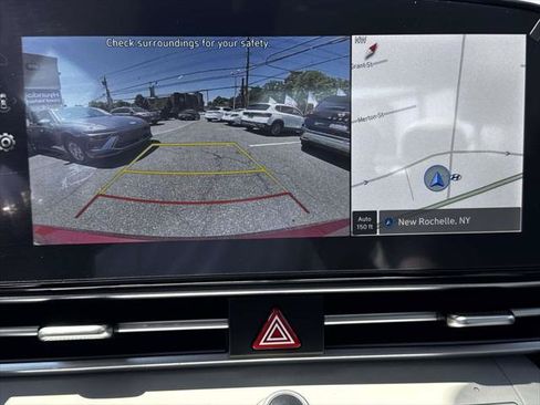 Certified 2025 Hyundai Elantra Limited FWD image 28