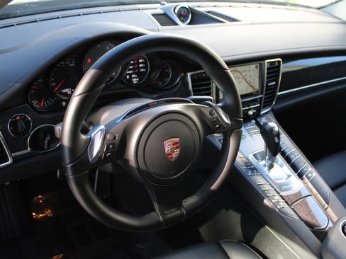 Used 2013 Porsche Panamera S image 4