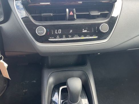 Used 2025 Toyota Corolla LE FWD image 18