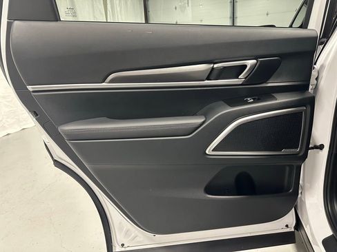 Used 2025 Kia Telluride S image 37