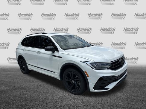 Used 2023 Volkswagen Tiguan SE R-Line FWD image 2