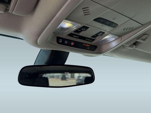 Used 2018 Chevrolet Equinox LT w/ Sun & Infotainment Package image 19