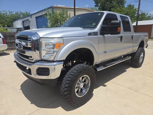 Used 2012 Ford F250 XLT w/ XLT Interior Pkg AWD/4WD image 3