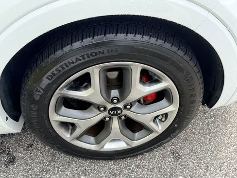 Used 2019 Kia Sorento SX image 15
