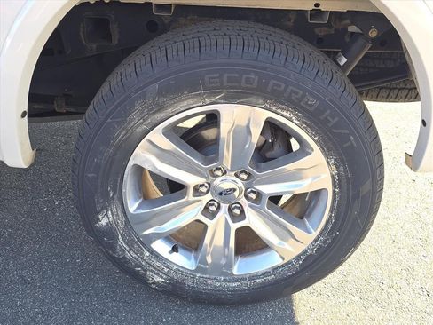 Used 2018 Ford F150 Platinum w/ Equipment Group 701A Luxury image 11