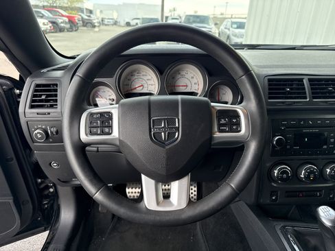 Used 2013 Dodge Challenger R/T image 16